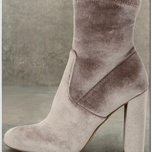Brand New Steve Madden Booties in Edit Sz 7.5